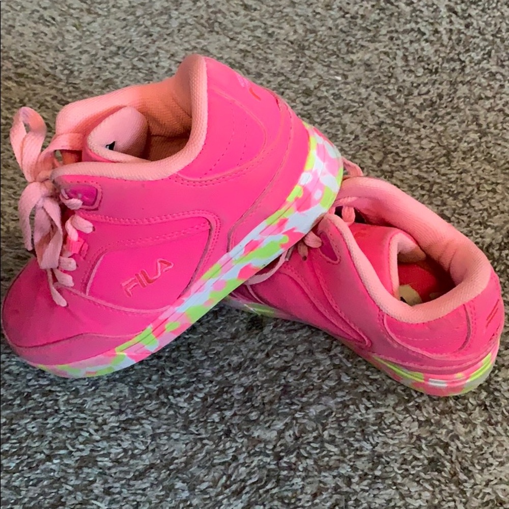 Girls Fila Shoes. Size 1. Worn once.